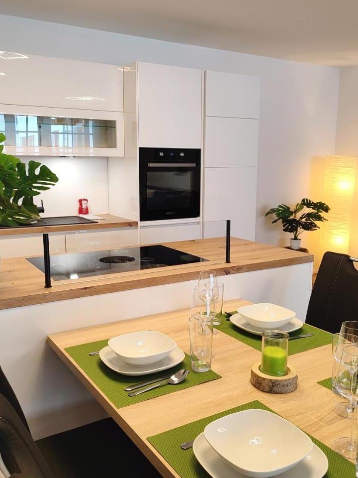Two-Bedroom Apartment (1 large bed) - Free WiFi – Modern Mountain Apartment - Free Parking & Sauna