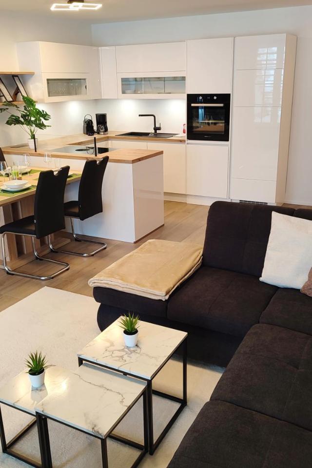 Modern Mountain Apartment - Free Parking & Sauna – bild 7