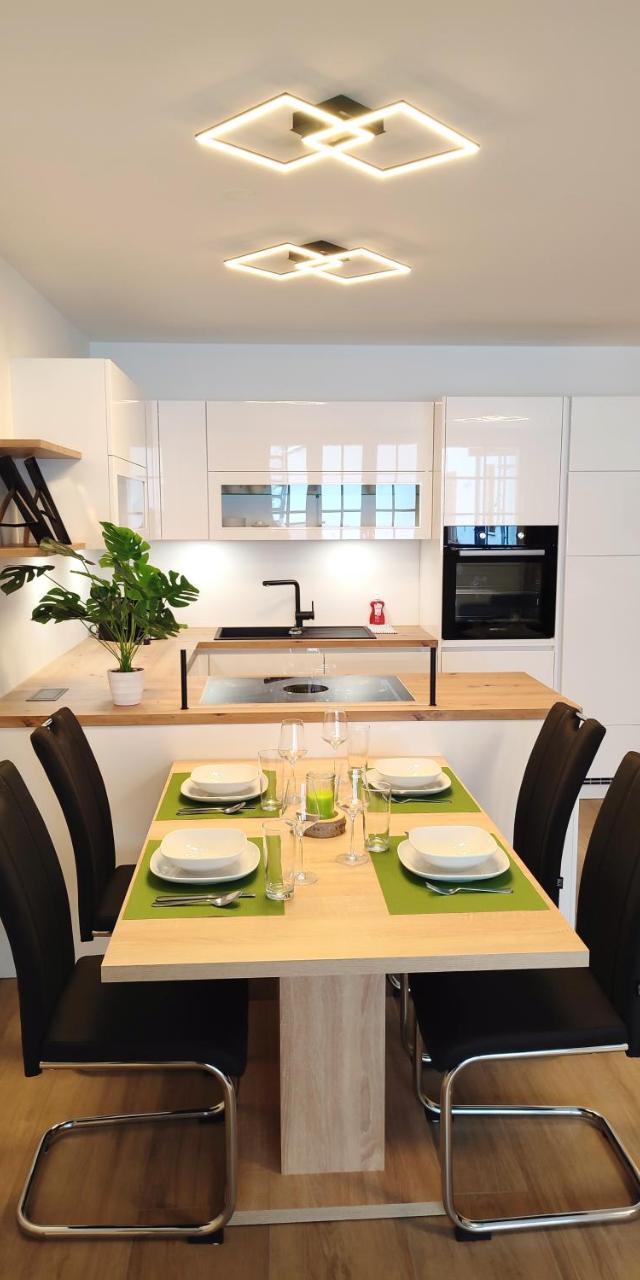 Modern Mountain Apartment - Free Parking & Sauna – bild 10