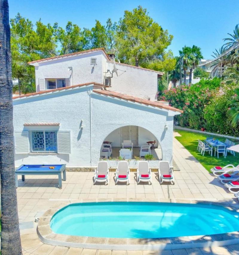 Villa Alcudia Beach by Villa Plus