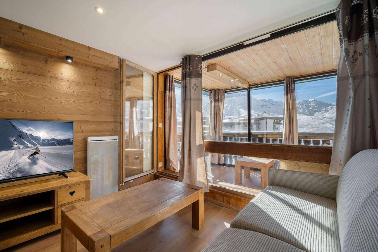 Ski in And Out Bright Alpine Flat with Mountain View, Val Thorens