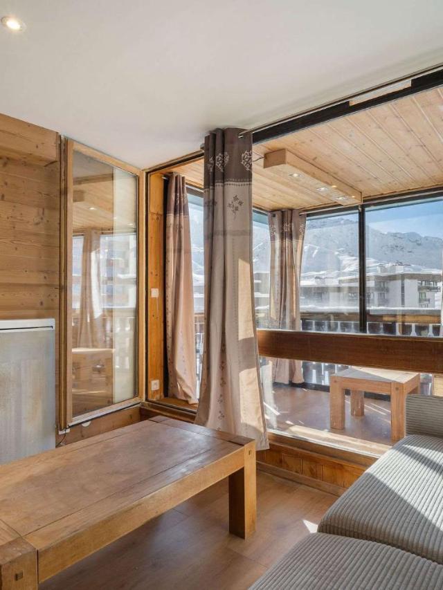 Ski in And Out Bright Alpine Flat with Mountain View