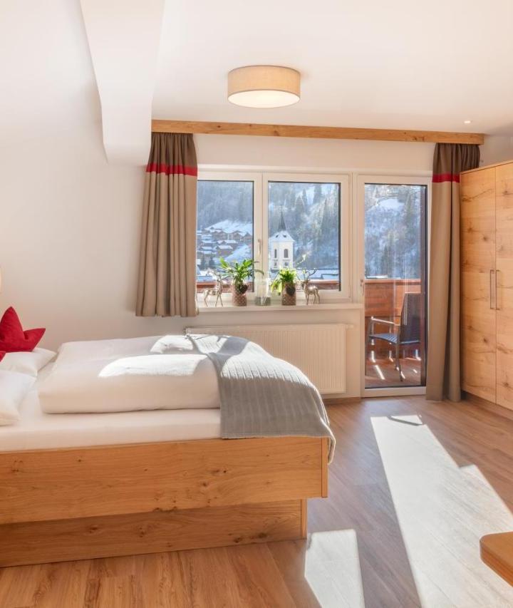 Classic Apartment, 2 Bedrooms, Mountain View, Mountainside (cleaning fee 105 EUR) (1 Queen Bed, 1 Queen Sofa Bed and 1 Twin Bunk Bed) – Appartments Schattauer