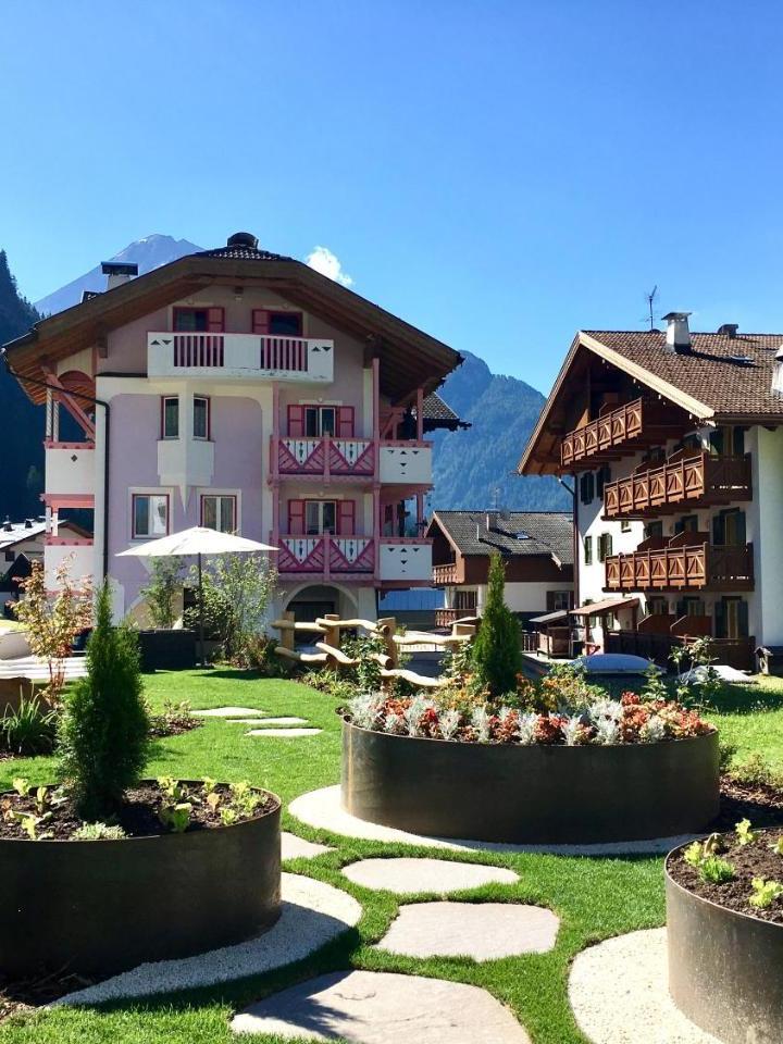 Quadruple Superior Room with Balcony and Mountain View (1 bunk bed and 1 large bed or 2 single beds and 1 bunk bed) - Free WiFi – B&B Cesa Planber Mountain View Bike Friendly