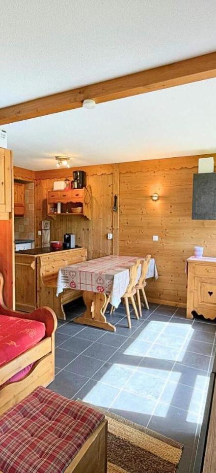Studio – Residence Villaret - Studio Renove Sur Les Pistes Aux Menuires Pour 4 Personnes Mae-4234