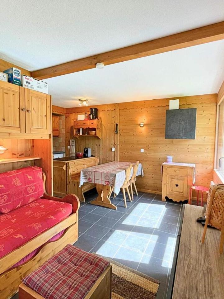 Studio – Residence Villaret - Studio Renove Sur Les Pistes Aux Menuires Pour 4 Personnes Mae-4234