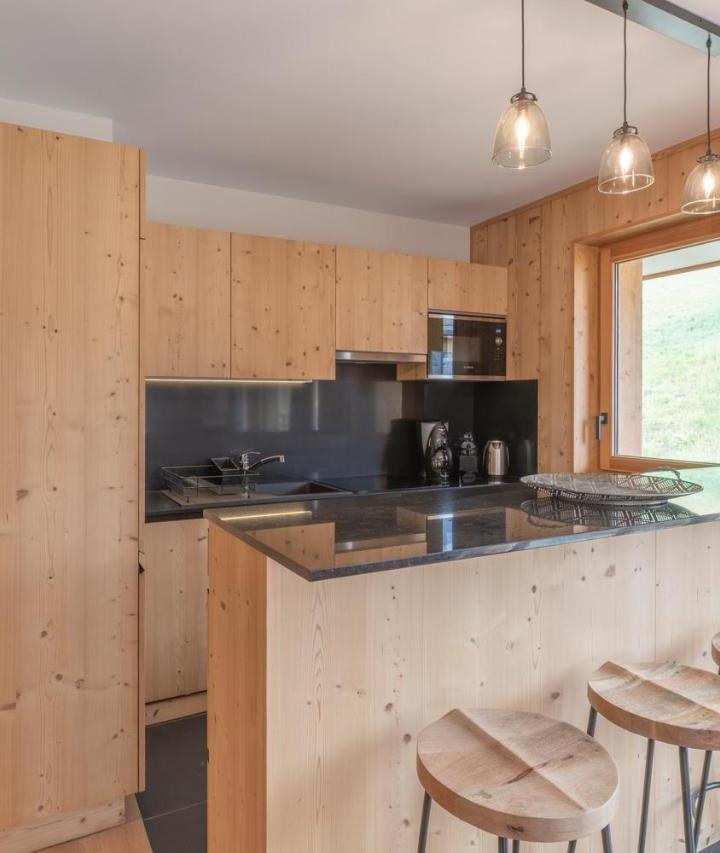Five-Bedroom Deluxe Apartment - Free WiFi – Alpe D'huez Houses - Hameau de Clotaire - Le Cocon Blanc - Duplex 5 Chambres - Cheminee Wellness - Ski Aux Pieds