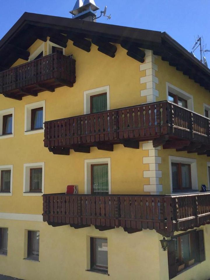 Two-Bedroom Apartment (1 sofa bed) - Free WiFi – Appartamenti Alba