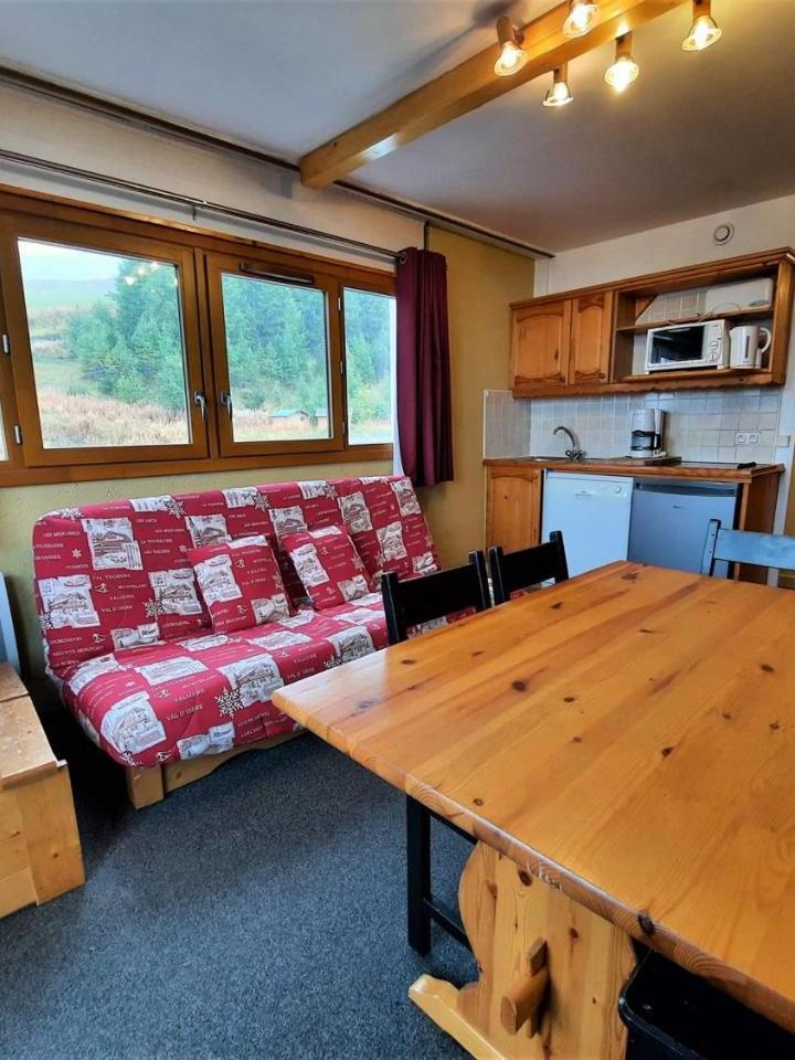 Apartment (5 Adults) (1 double bed, Bedroom#1: 1 bunk bed, Bedroom#2: 1 double bed) – Appartement Ski Aux Pieds 5 Pers, Animaux Admis - Fr-1-452-131
