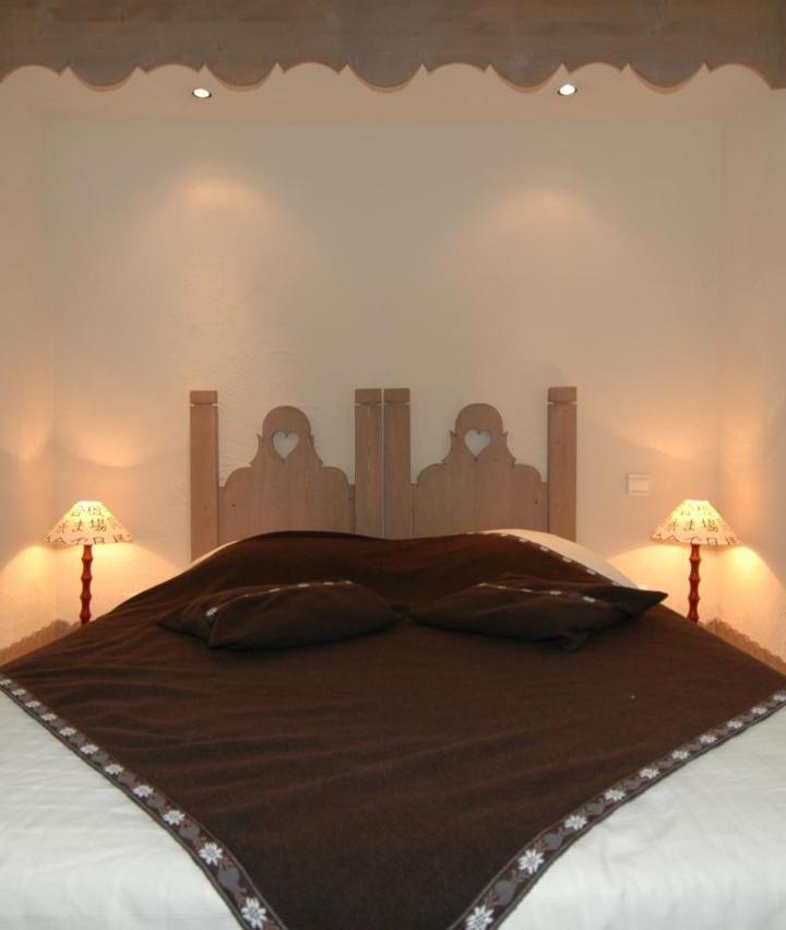 Two-Bedroom Apartment (6 Adults) (2 single beds) - Free WiFi – Residence Le Portillo