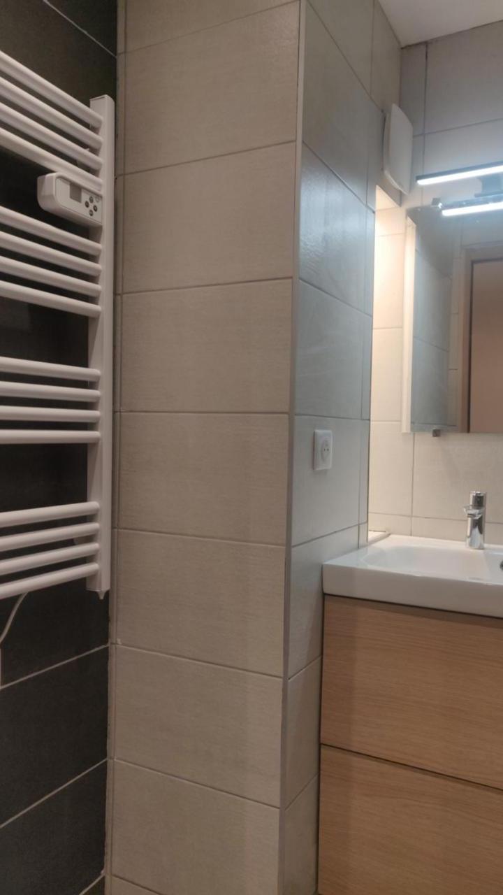 Two-Bedroom Apartment - Free WiFi – Chez Carole Et Arnaud