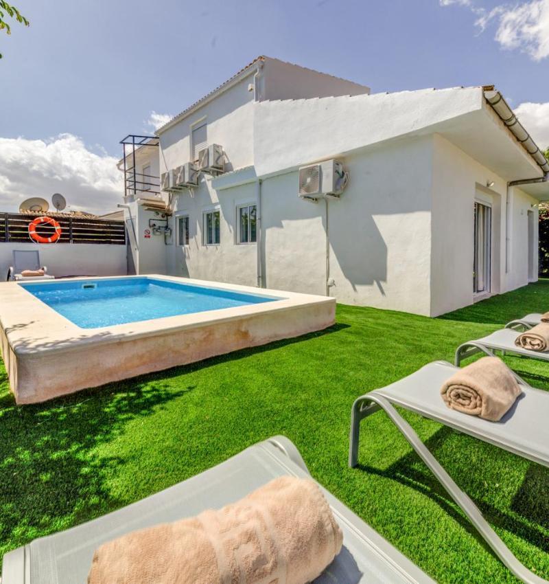 Beach Villa Ribot I by Sealand Villas