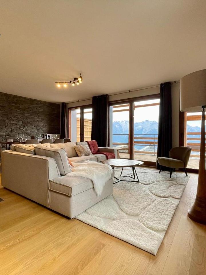 Five-Bedroom Deluxe Apartment (2 single beds) - Free WiFi – Homency - Residence Fermes de L'alpe A301