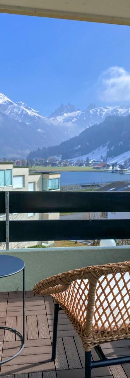Wunderstay Alpine 203 Chic Studio with Balcony, Mountain And Lake View – billede 1