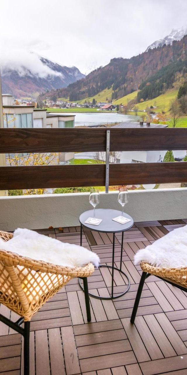Wunderstay Alpine 203 Chic Studio with Balcony, Mountain And Lake View – billede 3