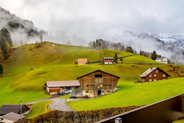 Wunderstay Alpine 203 Chic Studio with Balcony, Mountain And Lake View – billede 6