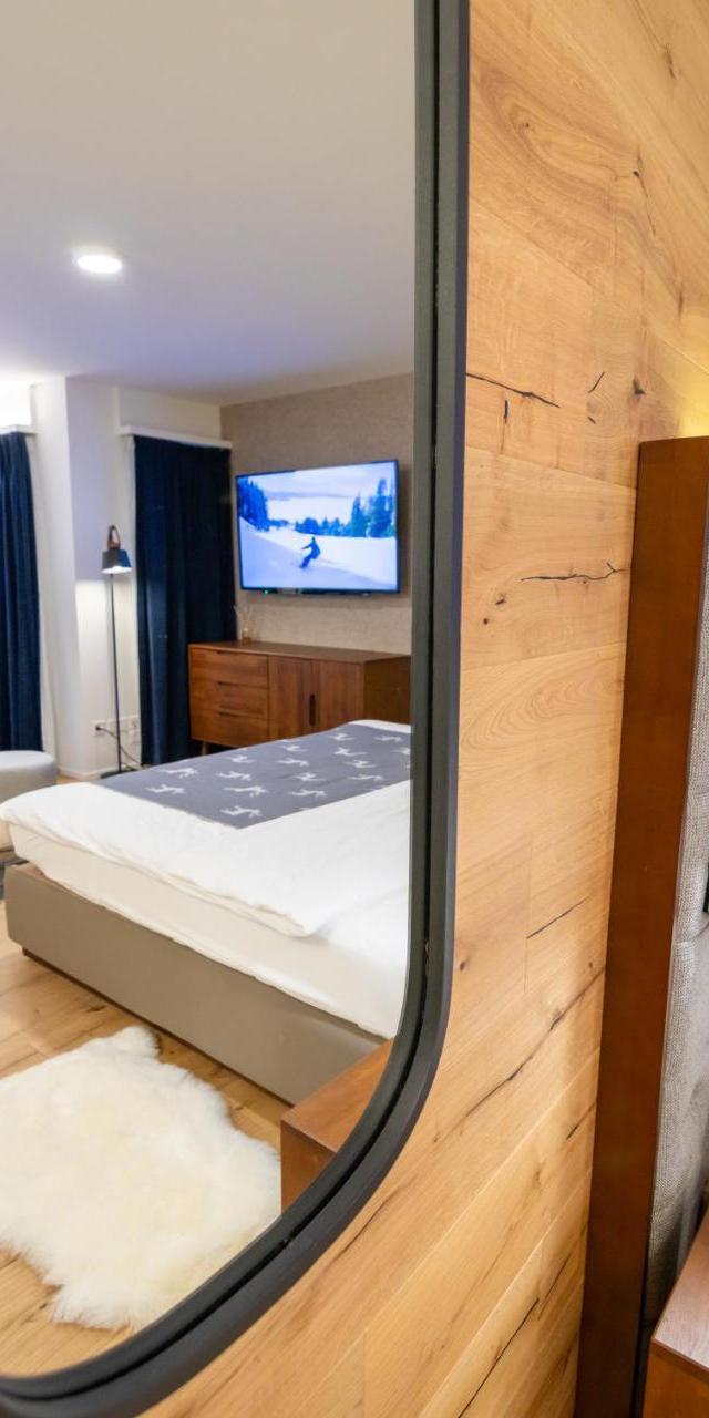 Wunderstay Alpine 203 Chic Studio with Balcony, Mountain And Lake View – billede 7