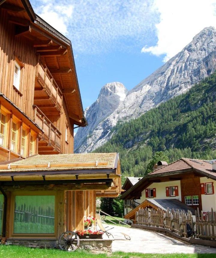 Two-Bedroom Apartment with Mountain View (1 extra-large double bed) - Free WiFi – Appartamenti Chalet Orchidea