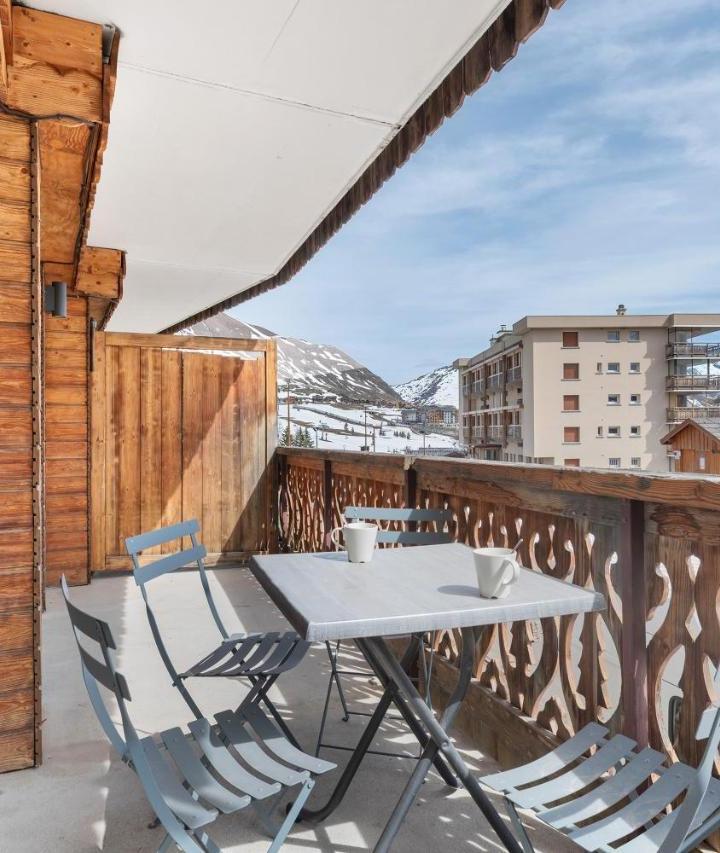 Superior One-Bedroom Apartment with Balcony (1 bunk bed, 1 sofa bed, Bedroom#1: 1 sofa bed) - Free WiFi – Appartement a - Chalet Nevada Sport