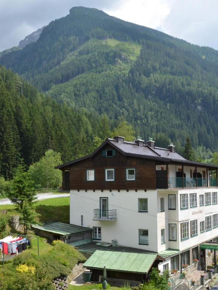 Comfort Double Room with Balcony (1 large bed) - Free WiFi – Gastehaus Golker