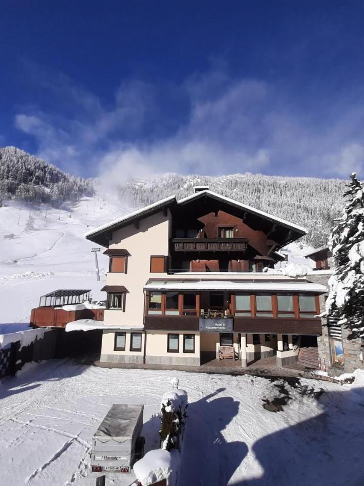Penthouse Apartment (1 large bed) - Free WiFi – Haus Am Fang