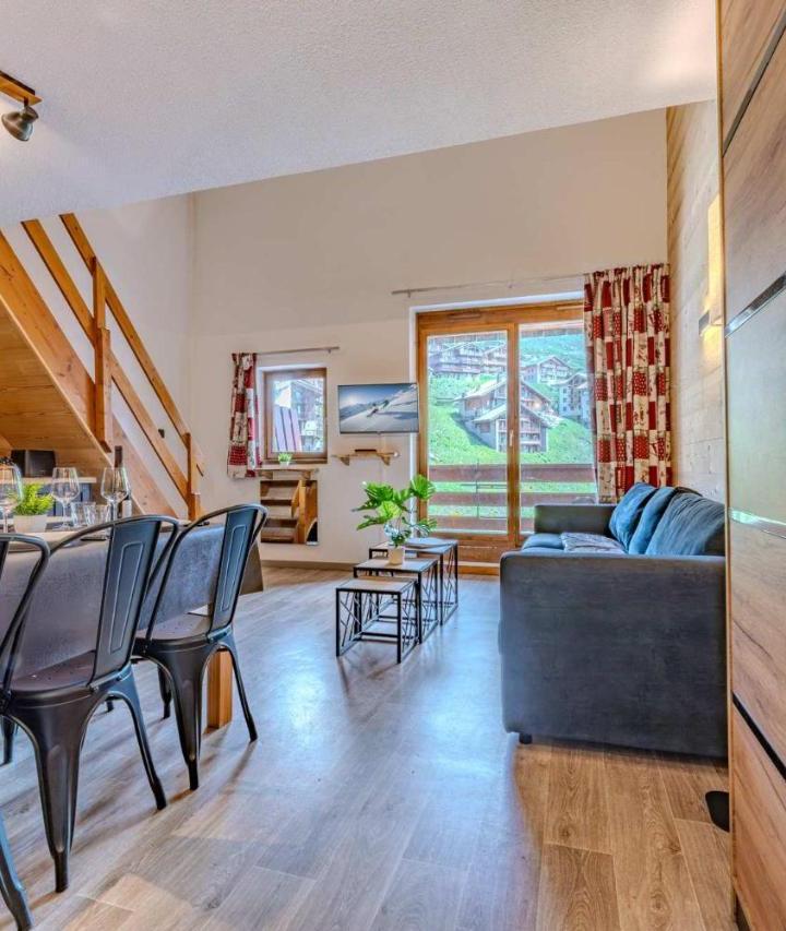 Apartment (1 sofa bed, Bedroom#1: 1 double bed, Bedroom#2: 1 bunk bed) - Free WiFi – Ski-In And Out with Panoramic Views Central
