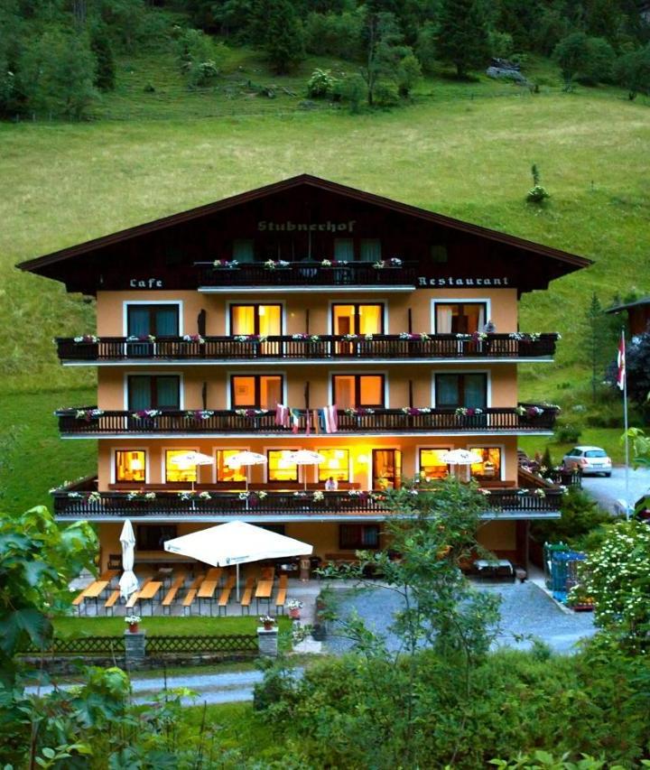 Double Room with Balcony (Bedroom#1: 1 large bed) - Free WiFi – Hotel Stubnerhof