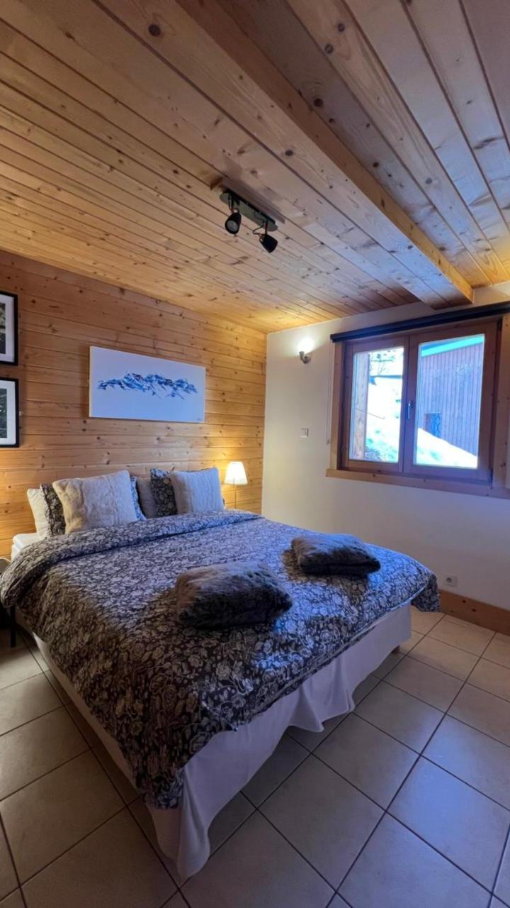 Chalet (Bedroom#1: 1 large bed) - Free WiFi – Beautiful Spacious Chalet 15 People Alpe D'huzes Et Tour de France