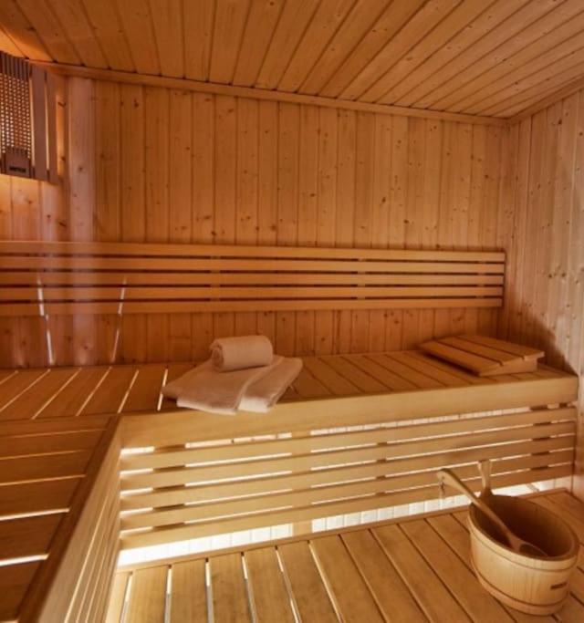 Appartement 8 Personnes Dans Chalet Prive, Piscine, Ski in – bild 2