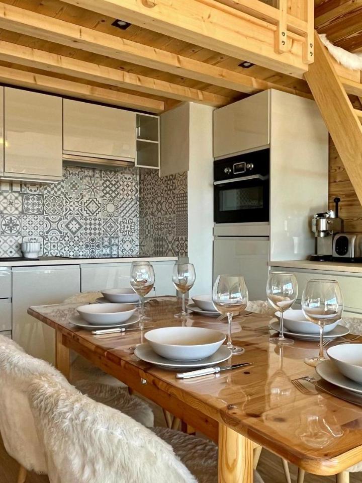 Studio with Balcony (1 double bed and 2 sofa beds) - Free WiFi – Homency - Residence Bel Oisans 2-12b