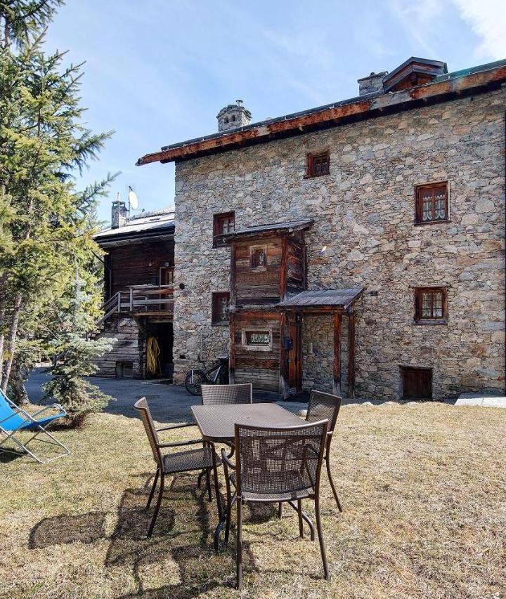 Two-Bedroom Chalet (1 large bed) - Free WiFi – Casa Palipert