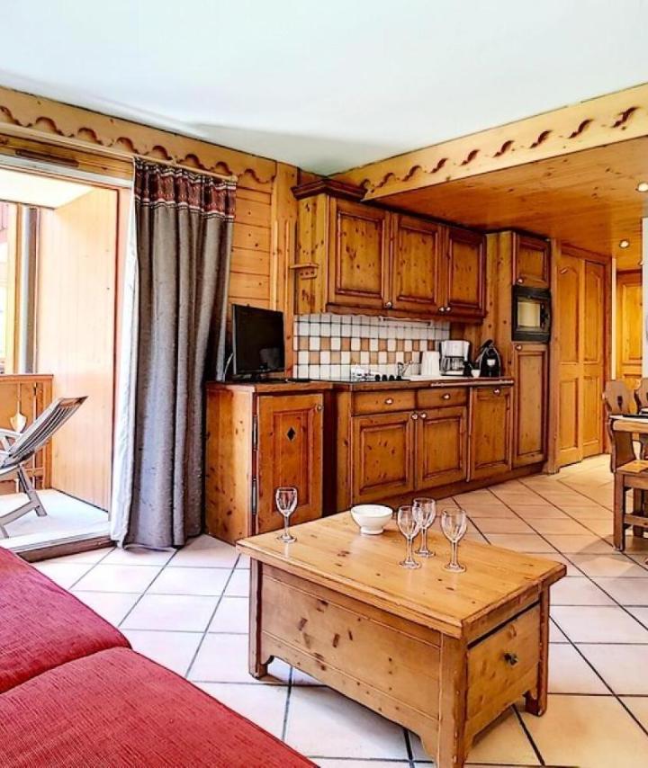 Appartement – Residence Alpages de Reberty - Appartement Spacieux Et Lumineux · Proche Des Pistes · Balcon · Piscine · Parking Couvert Mae-7011