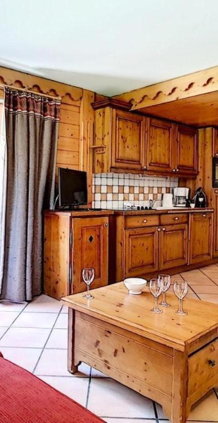 Appartement – Residence Alpages de Reberty - Appartement Spacieux Et Lumineux · Proche Des Pistes · Balcon · Piscine · Parking Couvert Mae-7011