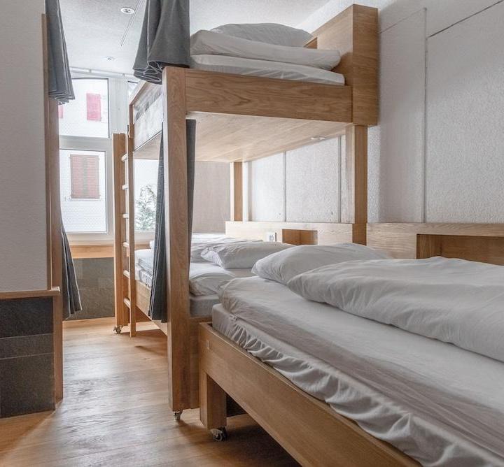Quadruple Room, Private Bathroom (Globetrotter) (1 Double Bed, 1 Twin Bunk Bed and 1 Bed) – Spannort Inn