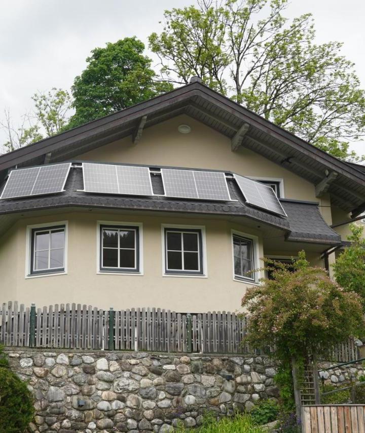 Apartment with Terrace (1 sofa bed and 1 large bed) - Free WiFi – Appartement Genigau