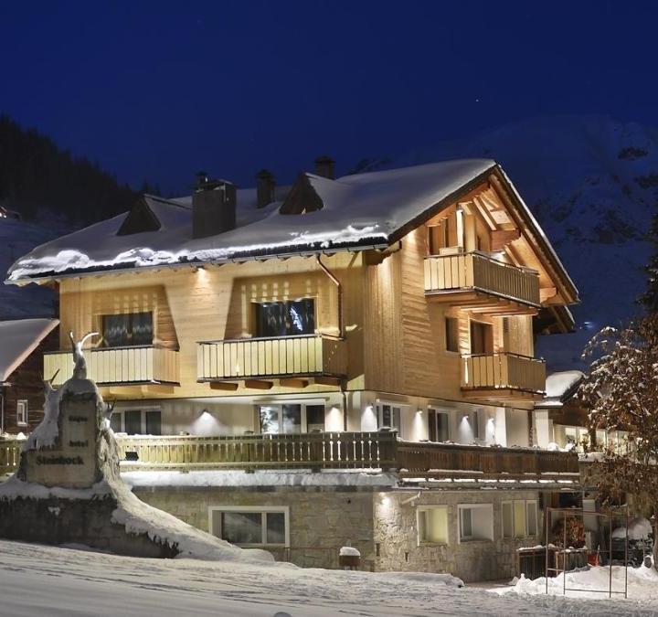 Superior Apartment with Sauna (1 sofa bed, Bedroom#1: 3 single beds, Bedroom#2: 1 large bed) - Free WiFi – Hotel Steinbock