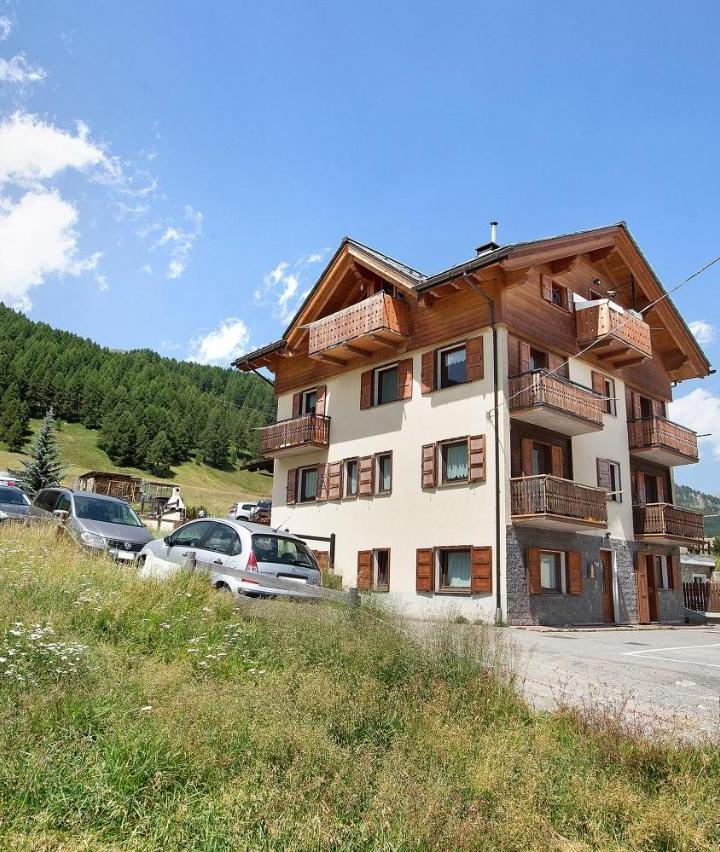 One-Bedroom Apartment with Garden View (2 single beds) - Free WiFi – Appartamento Bormetti Paolo