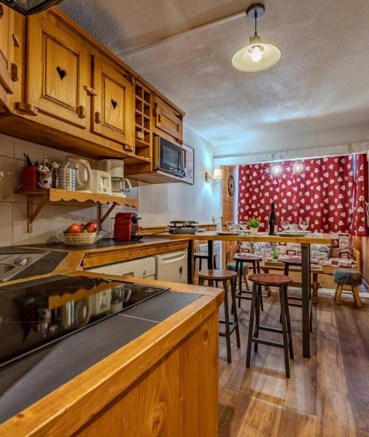Apartment (1 sofa bed, Bedroom#1: 1 double bed, Bedroom#2: 1 bunk bed) - Free WiFi – Comfy Ski-Side Hideaway W Views