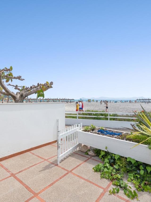 Apartment Just on the Beach in Port Alcudia – billede 7