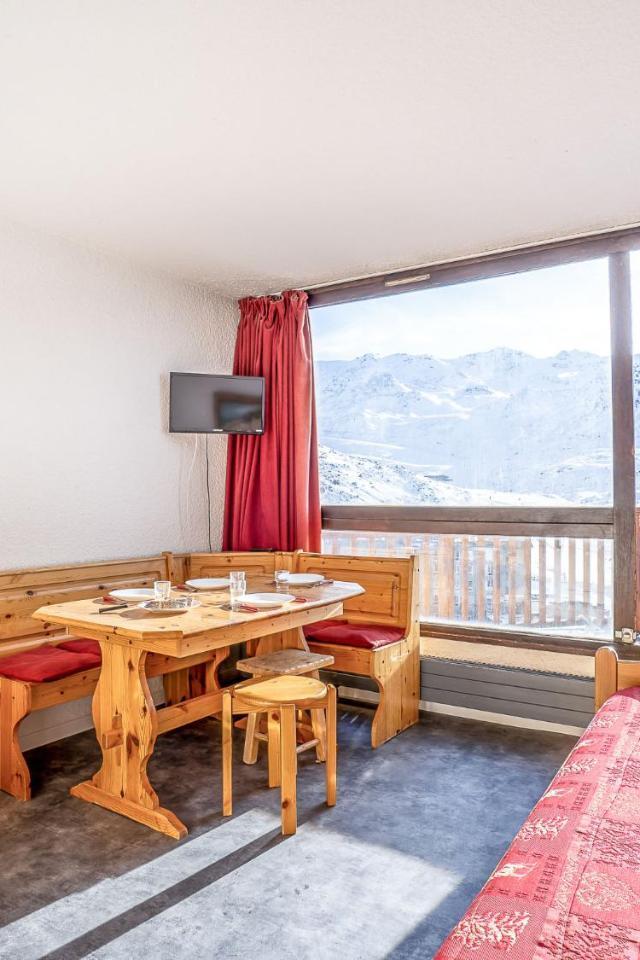 Apartment Trois Vallees 516 by Interhome