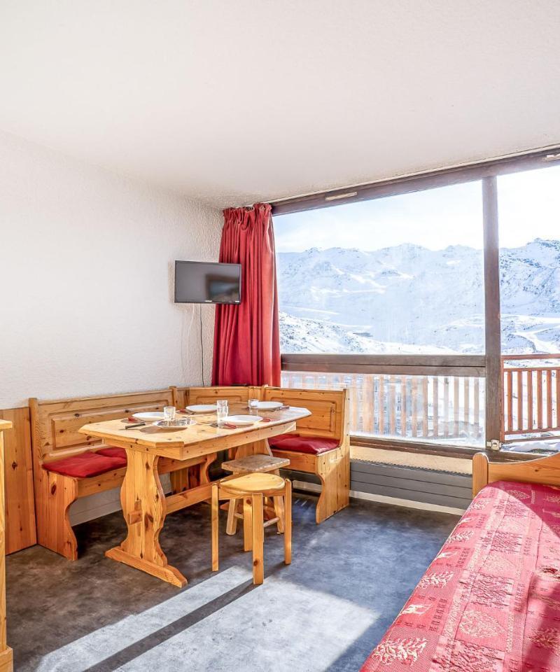 Apartment Trois Vallees 516 by Interhome