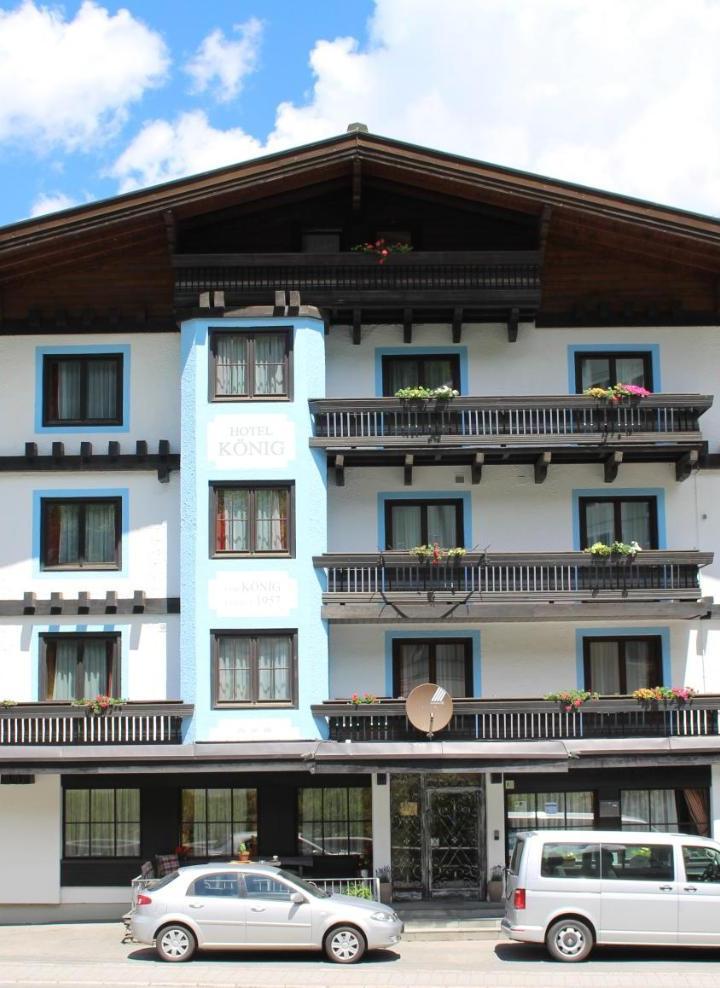 Superior Double Room with Balcony (1 sofa bed and 1 large bed) - Free WiFi – Konig