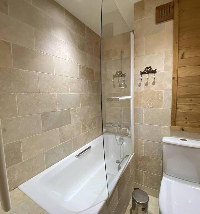 Alpe D'huez Houses - Chez Julie - Chalet Des Roches - Duplex, Sur Les Pistes de 3 Chambres ! – billede 3