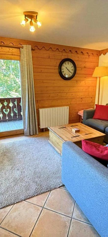 Apartment (Bedroom#1: 2 single beds, Bedroom#2: 2 single beds, Bedroom#3: 1 double bed) - Free WiFi – Residence Hameau Des Marmottes - Hameau Des Marmottes 7 Appartement Pour 6 Pax Mae-4514