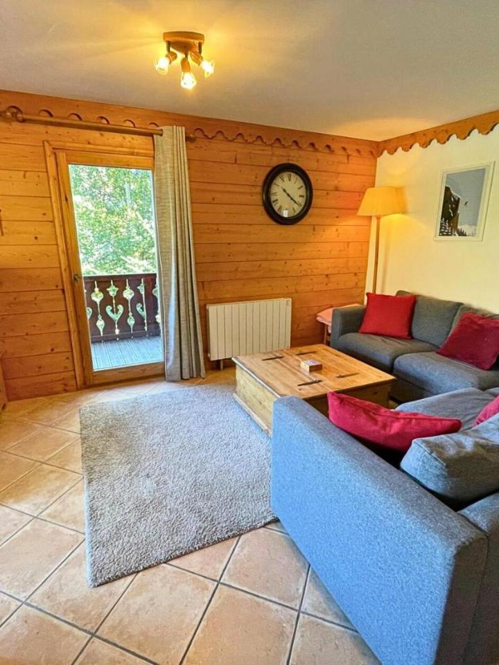 Apartment (Bedroom#1: 2 single beds, Bedroom#2: 2 single beds, Bedroom#3: 1 double bed) - Free WiFi – Residence Hameau Des Marmottes - Hameau Des Marmottes 7 Appartement Pour 6 Pax Mae-4514