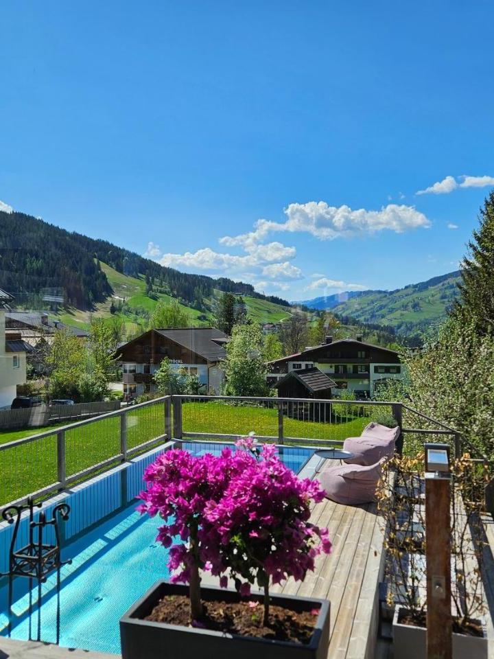 Panorama Double Room (1 double bed) - Free WiFi – Almmonte Sensum Suites - Funky Living Hotel