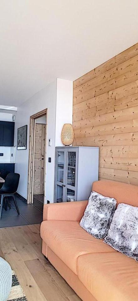 Apartment - Free WiFi – Chalet 2000 - Appartement Neuf · Proche Des Pistes · Balcon · Jacuzzi Mae-0474