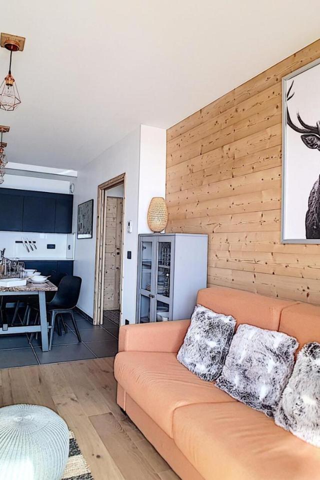 Chalet 2000 - Appartement Neuf · Proche Des Pistes · Balcon · Jacuzzi Mae-0474