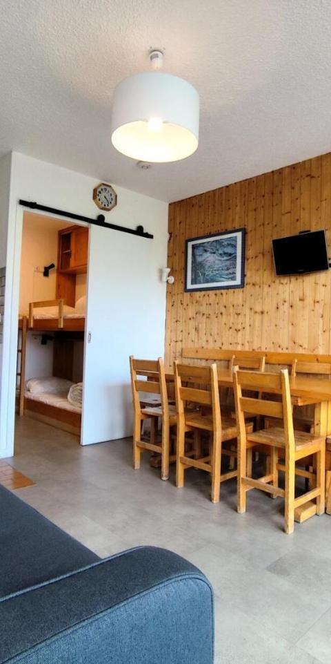 Residence Lac du Lou - Val Thorens Location: Appartement de 38 M2 Au 7eme Etage, Skis Aux Pieds, Balcon Expose Sud Mae-9021 – Val Thorens