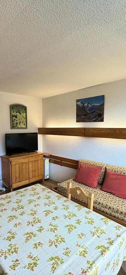 Studio – Residence Chaviere - Studio Ski Aux Pieds Au Coeur Des Menuires Pour 2 Personnes Mae-6174